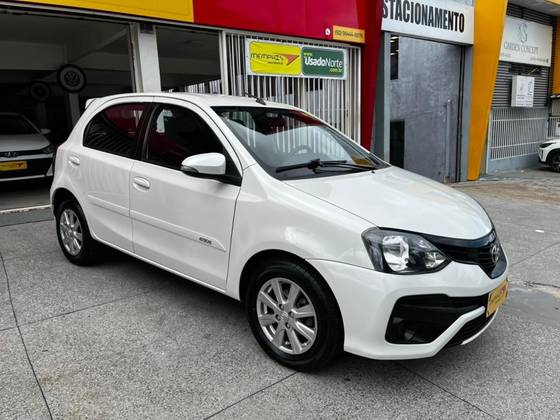 TOYOTA ETIOS 1.5 X PLUS 16V FLEX 4P AUTOMÁTICO TOYOTA ETIOS 1.5 X PLUS 16V FLEX 4P AUTOMÁTICO